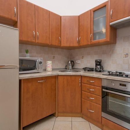 City Centre Sea View Apartment Пула Екстер'єр фото